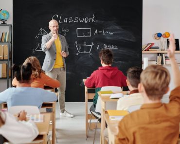 Teachers’ Day 2022 – Ways to Surprise Your Mentor On Teacher Day