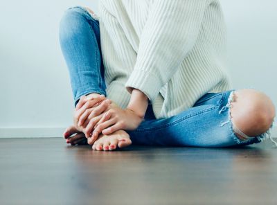 How to Sell Feet Pics Online With Ease? The Ultimate Guide